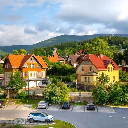 Przycup W Karkonoszach - Ostoja Lesna - W Centrum Miasta كارباش